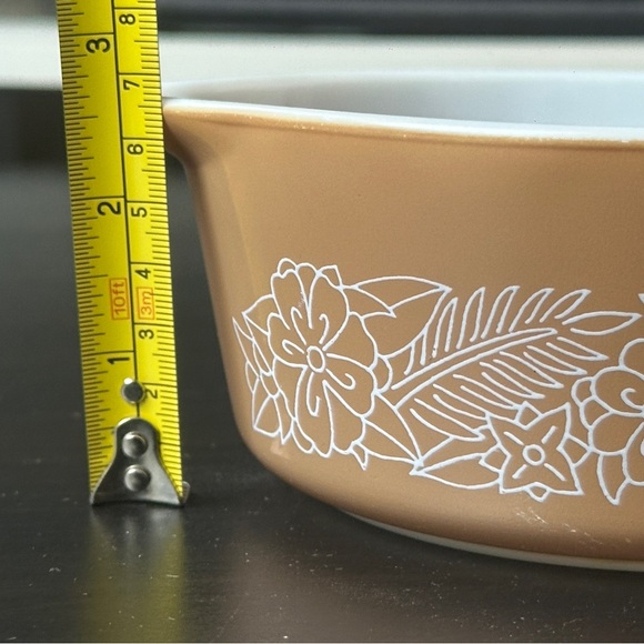 Vintage Pyrex Woodland Tan Round Casserole Dish 472-B 750ml - Picture 11 of 11